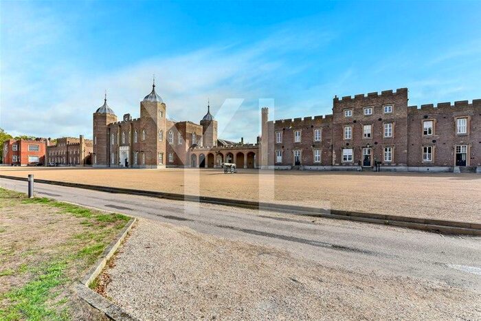 3 Bedroom Flat To Rent In Parade Ground Path, The Academy, Woolwich, SE18