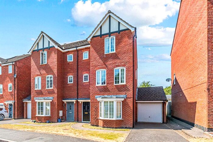 5 Bedroom Semi-Detached House For Sale In Erringtons Close, Oadby, Leicester, LE2