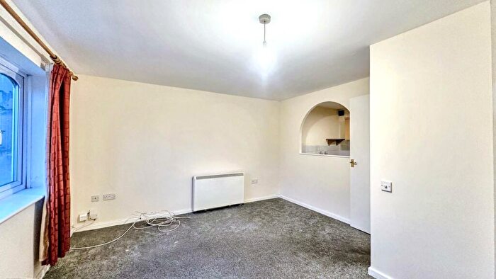 2 Bedroom Flat To Rent In Ellan Hay Road, Bradley Stoke, BS32