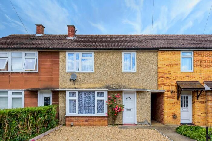 3 Bedroom Terraced House For Sale In Queens Avenue, Kidlington, Oxfordshire, OX5