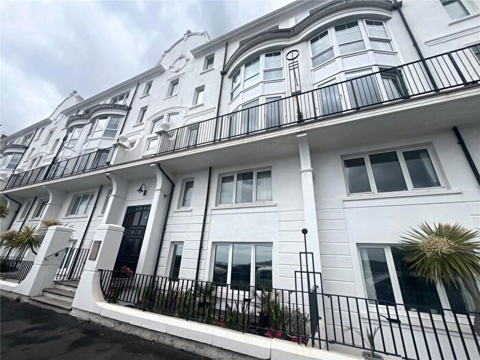 2 Bedroom Flat For Sale In Grand Parade, Plymouth, Devon, PL1