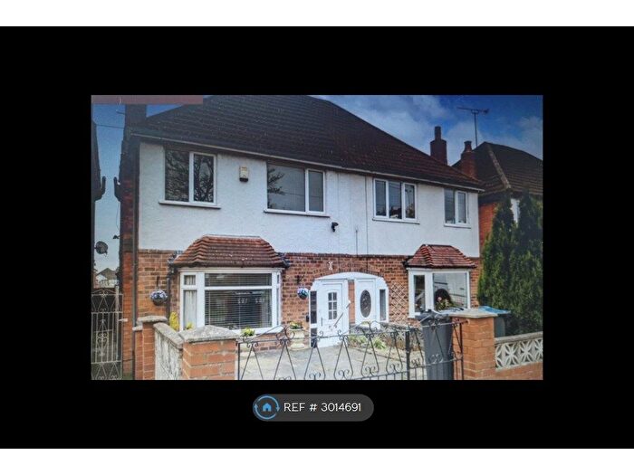 3 Bedroom Semi-Detached House To Rent In Hanging Lane, Birmingham, B31