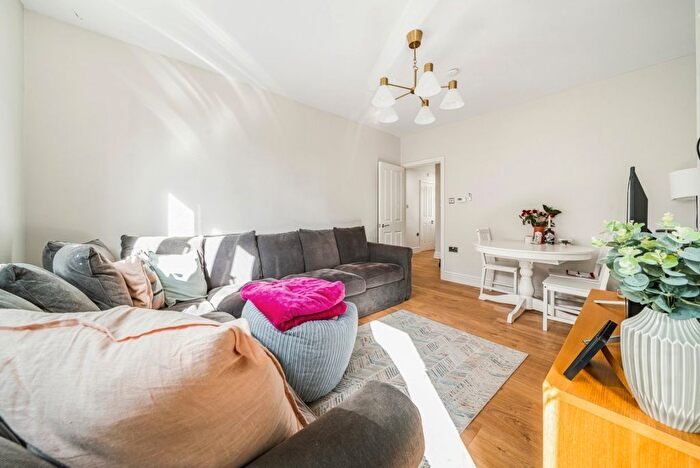 4 Bedroom Flat To Rent In Queen Caroline Street, London, W6