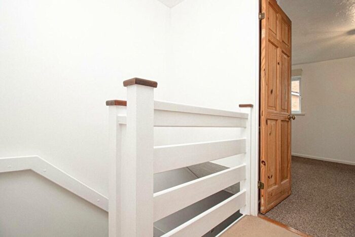 1 Bedroom Terraced House To Rent In Redwood Way, Barnet, EN5