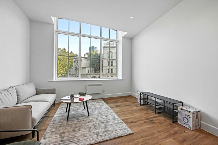 2 Bedroom Apartment To Rent In West Smithfield, London, EC1A