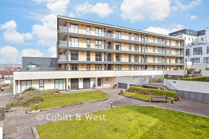 2 Bedroom Flat For Sale In Suez Way, Saltdean, Brighton, East Sussex, BN2