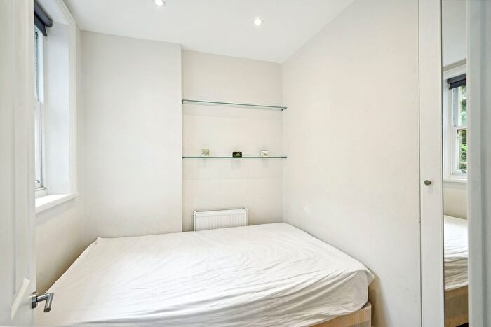 1 Bedroom Flat To Rent In Penywern Road, Earls Court, SW5