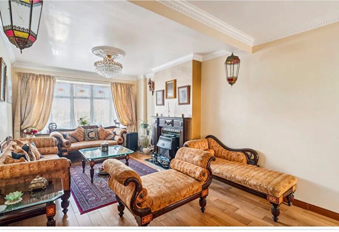 7 Bedroom Terraced House For Sale In Beverstone Road, Thornton Heath, CR7