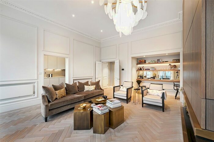 2 Bedroom Flat To Rent In Queens Gate, South Kensington, SW7