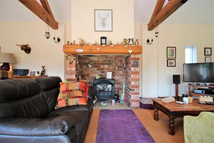 2 Bedroom Bungalow To Rent In Brockhall Road, Flore -, NN7