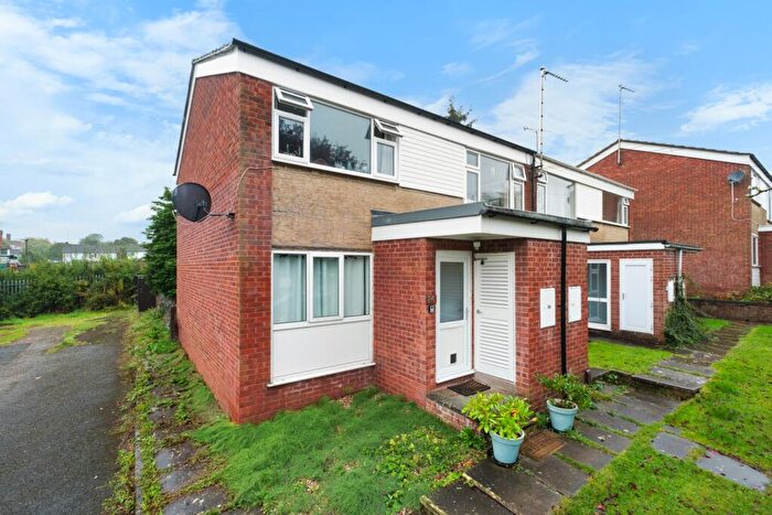 2 Bedroom Maisonette For Sale In Cowan Close, Rugby, CV22