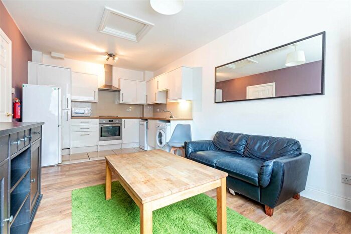 2 Bedroom Apartment To Rent In £pppw - The Gatehouse, St Andrews Street, City Centre, NE1