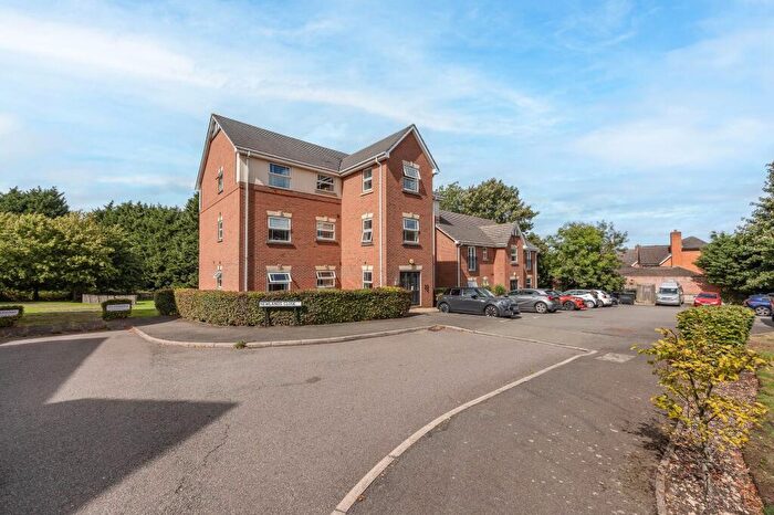 2 Bedroom Flat For Sale In Newlands Close, Hagley, DY9