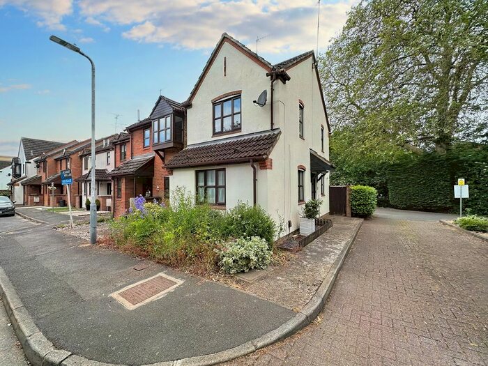 1 Bedroom Semi-Detached House To Rent In Pages Lane, Uxbridge, Middlesex, UB8