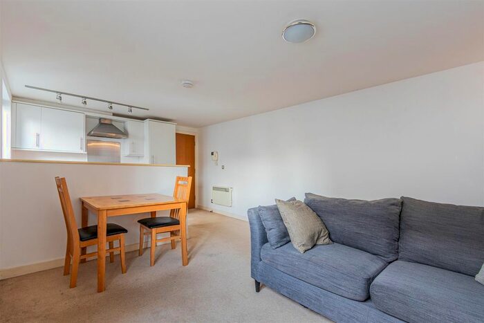 1 Bedroom Flat To Rent In Cathedral Road, Pontcanna, Cardiff, CF11