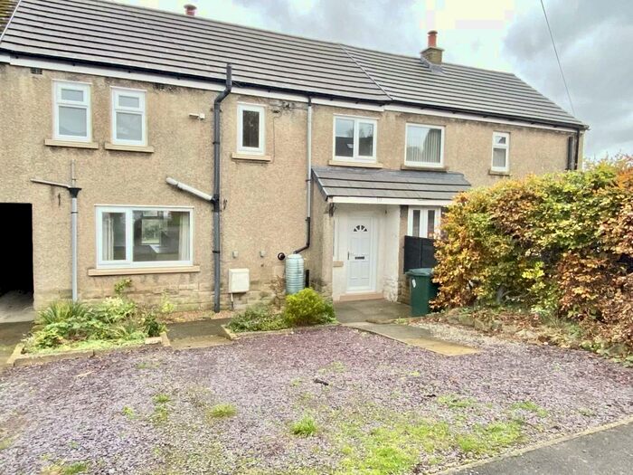 3 Bedroom Terraced House To Rent In Heath Crescent, Bradley, BD20