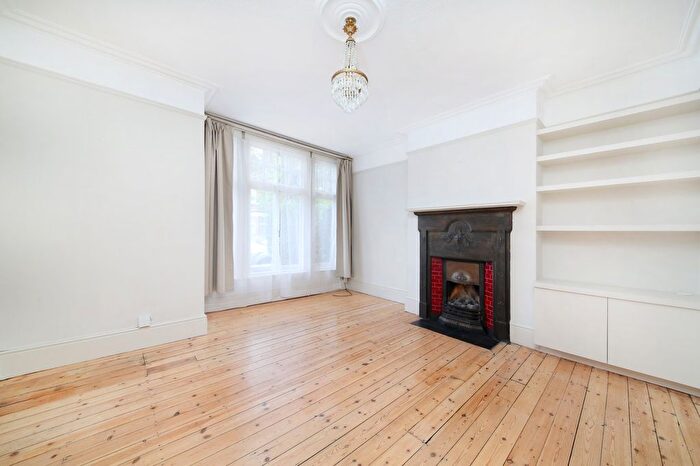 2 Bedroom Flat To Rent In Cowley Road, Mortlake, SW14