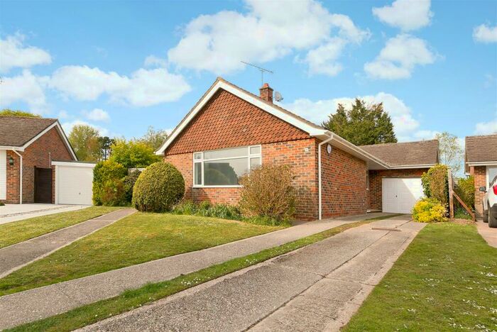 3 Bedroom Bungalow To Rent In Longmead, Walberton, BN18