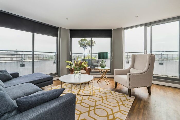 2 Bedroom Flat To Rent In Clement Avenue, SW4