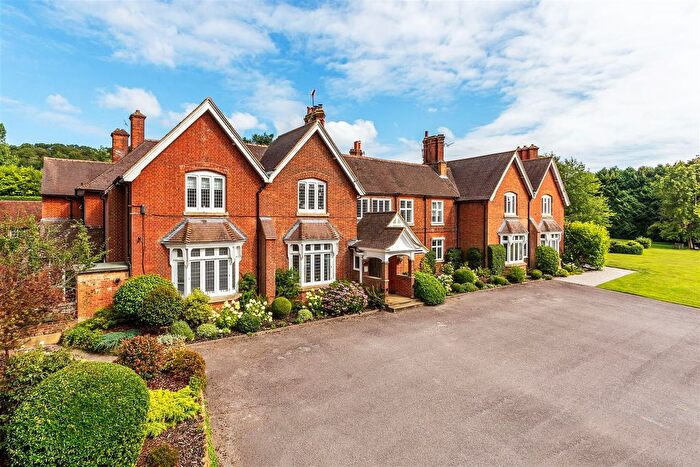 2 Bedroom Flat To Rent In Wonersh Common, Wonersh, GU5