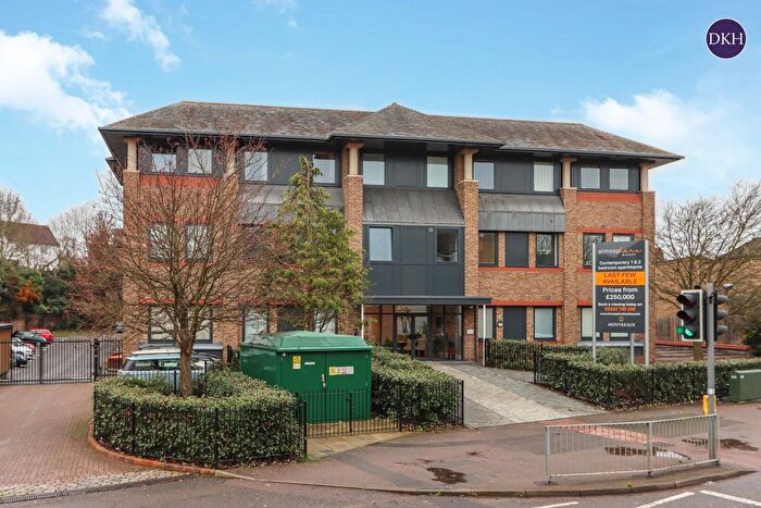 1 Bedroom Flat To Rent In Aldenham Road, Bushey, Hertfordshire, WD23