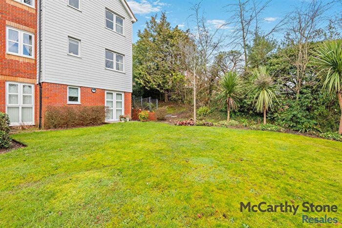 1 Bedroom Flat For Sale In Ridgeway Court, Mutton Hall Hill, Heathfield, TN21