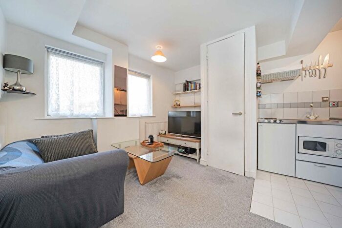 1 Bedroom Flat For Sale In Artesian Road, Westbourne, W2