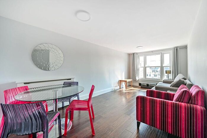 2 Bedroom Flat To Rent In Market Square, Kingston, Kingston Upon Thames, KT1