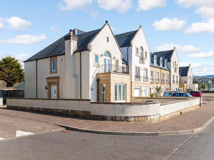3 Bedroom End Of Terrace House For Sale In Harbourside, Inverkip, Inverkip, Inverclyde, PA16