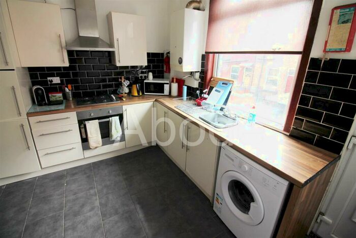 4 Bedroom House To Rent In Harold Grove, Hyde Park, Leeds, LS6