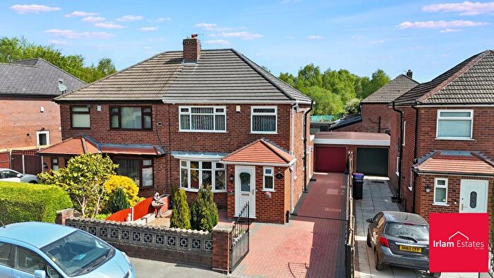 3 Bedroom Semi-Detached House For Sale In New Moss Road, Cadishead, M44