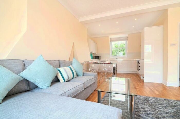 2 Bedroom Flat To Rent In Almeida Street, Angel, London, N1