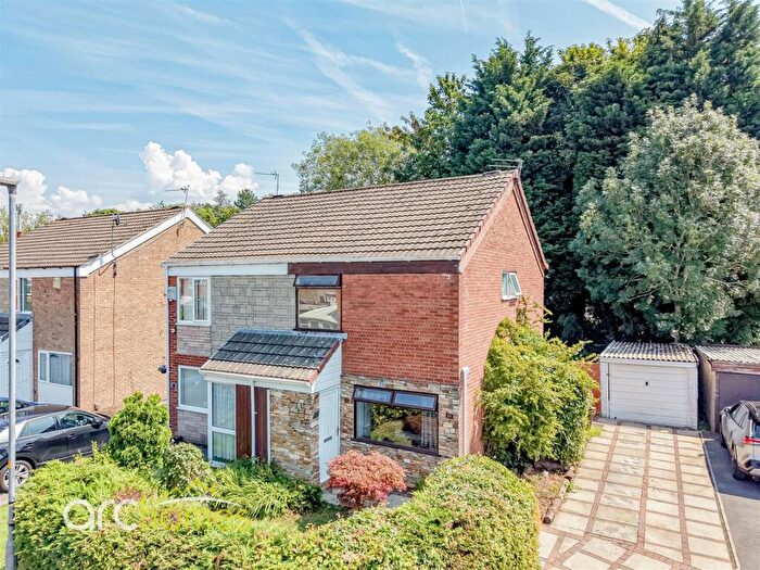 3 Bedroom Semi-Detached House For Sale In Dovey Close, Tyldesley, M29