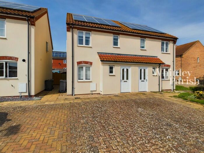 3 Bedroom Semi-Detached House To Rent In Long Meadow Drive, Diss, IP22