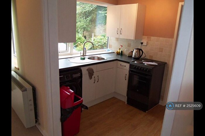 2 Bedroom Flat To Rent In Springvale Road, Sheffield, S6