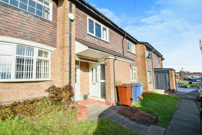 3 Bedroom Semi-Detached House To Rent In Lune Close, Whitefield, Manchester, M45
