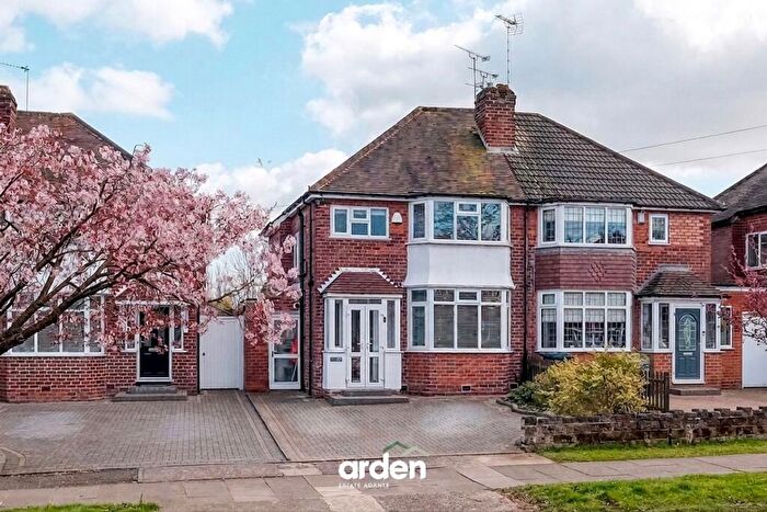 3 Bedroom Semi Detached House For Sale In Great Stone Road, Birmingham, B31