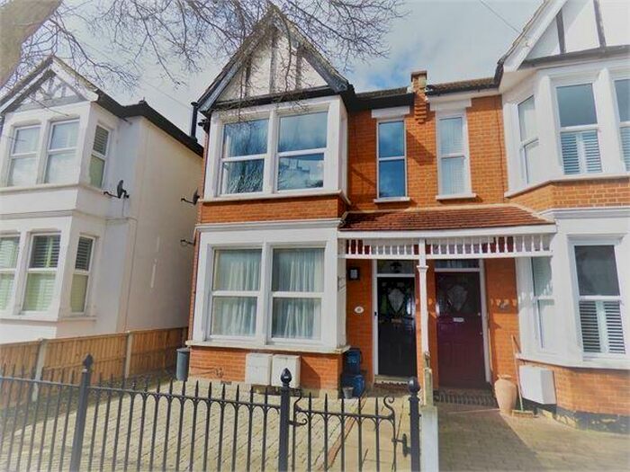 1 Bedroom Apartment To Rent In Grange Road, Leigh On Sea, Leigh On Sea, SS9