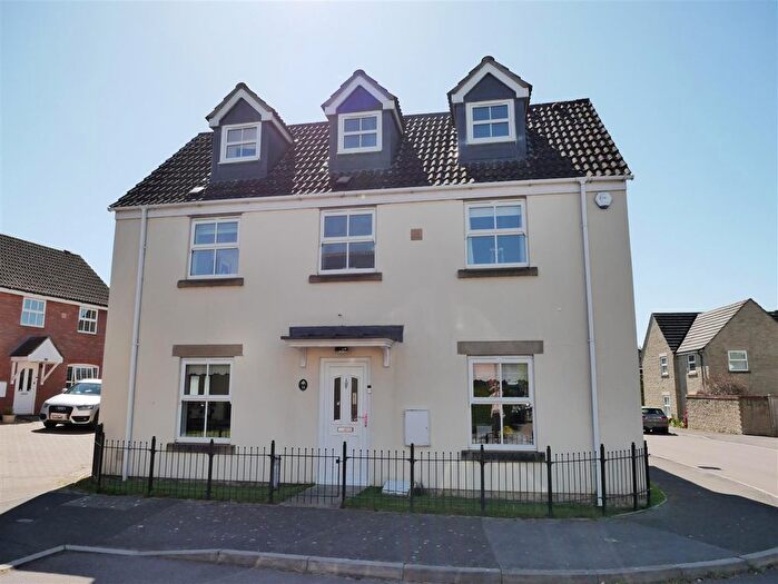 6 Bedroom Detached House For Sale In Honeysuckle Close, Calne, SN11