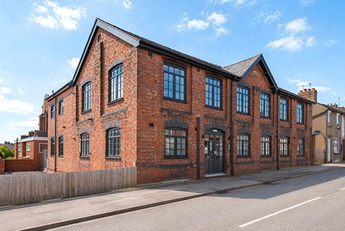 1 Bedroom Flat For Sale In Queen Street, Desborough, Kettering, Northamptonshire, NN14