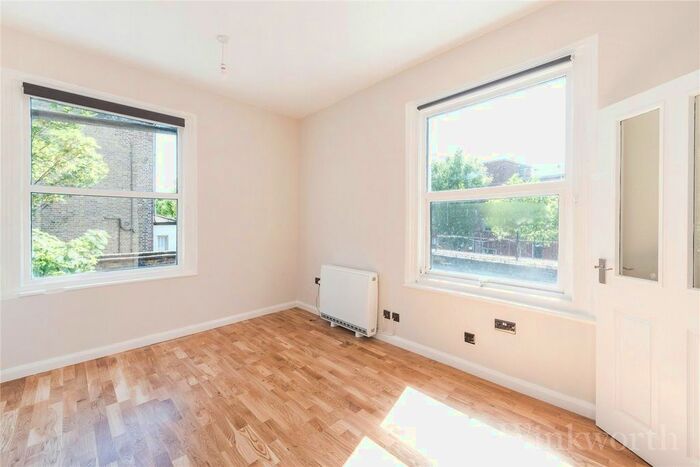 1 Bedroom Flat To Rent In New Cross Road, London, SE14