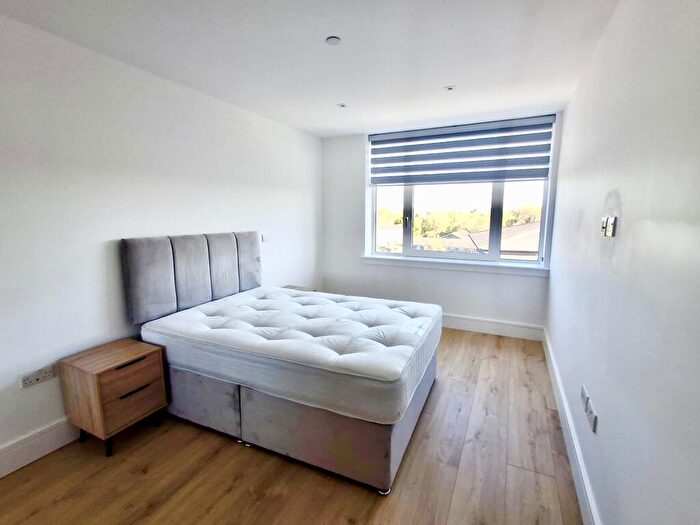 2 Bedroom Apartment To Rent In Syward Place, Pycroft Road. Chertsey., KT16