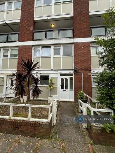 3 Bedroom Maisonette To Rent In Maskelyne Close, London, SW11