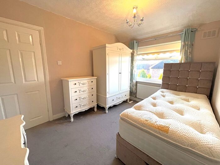 2 Bedroom End Of Terrace House To Rent In Clough Road, Manchester, M43