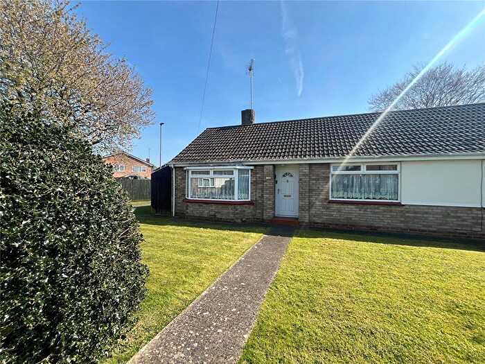 2 Bedroom Bungalow For Sale In Kingston Close, Daventry, Northamptonshire, NN11