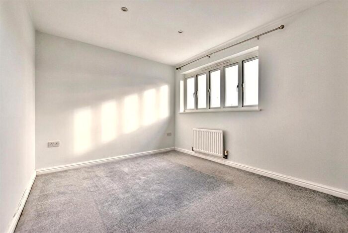 4 Bedroom Terraced House To Rent In Medway Court, Aylesford, ME20