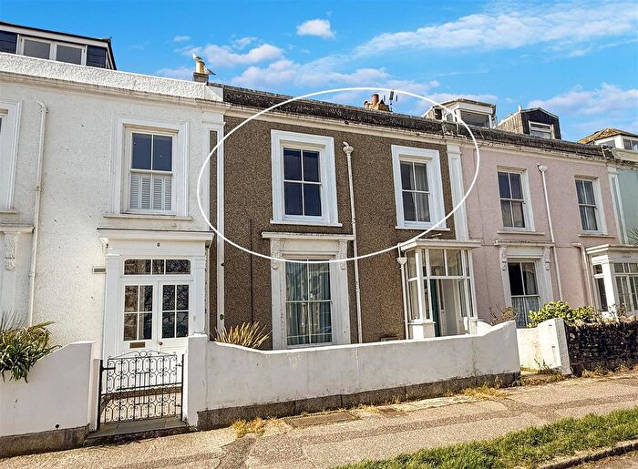 2 Bedroom Flat For Sale In Clare Terrace, Falmouth, TR11