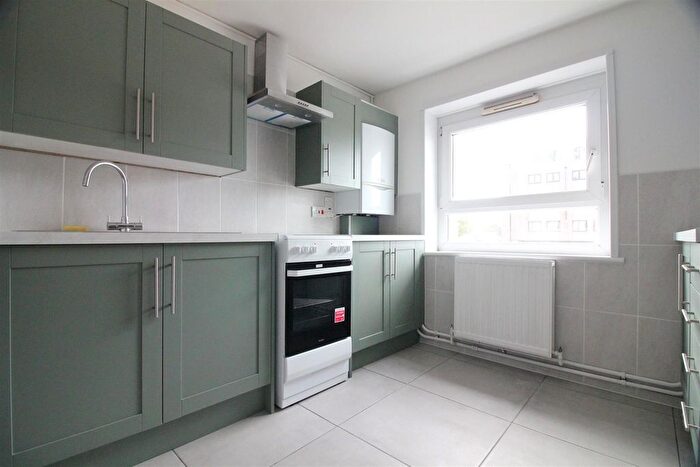 1 Bedroom Flat To Rent In Green Lane, Hounslow, TW4