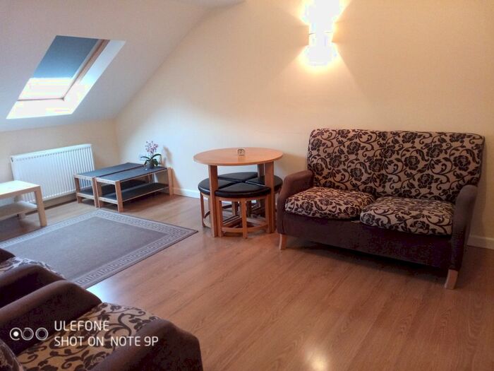 2 Bedroom Flat To Rent In Victoria Park Road, Leicester, LE2