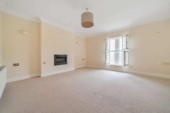 2 Bedroom Flat To Rent In Lodge Court, Hollins Hall, Killinghall, Harrogate, HG3